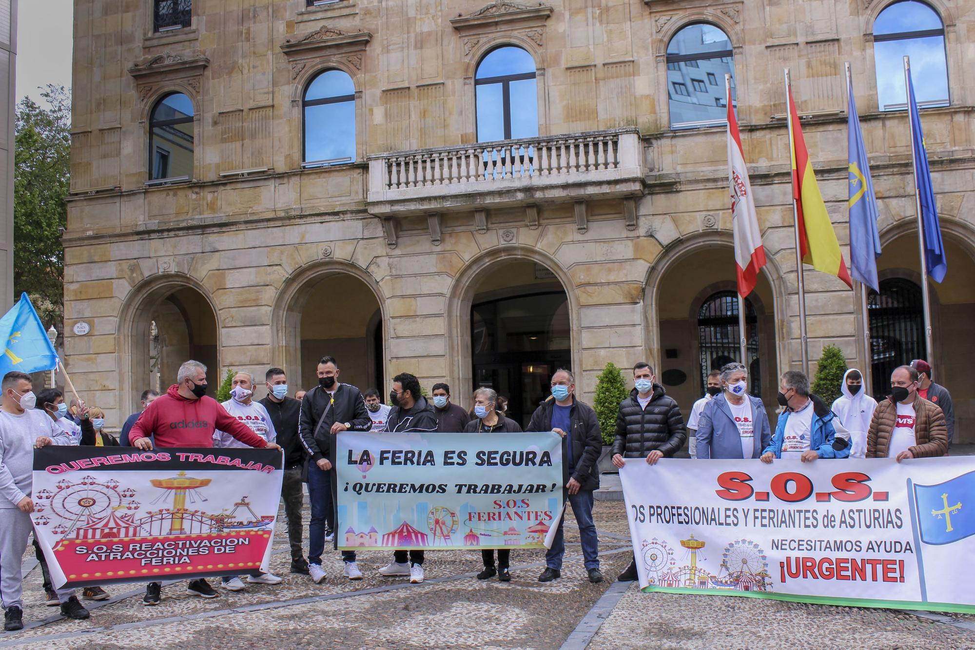 Los feriantes vuelven a movilizarse en Gijón