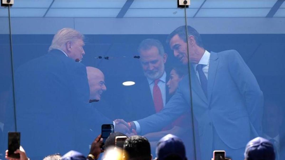 Trump se ciñe al protocolo en la final del Mundial y evita el pulso político con Sánchez en el palco