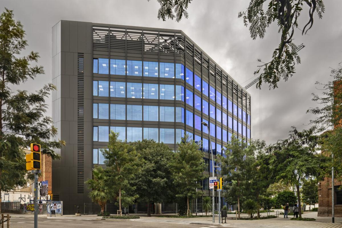 El edificio Binar, en el barrio del Poblenou, en Barcelona, nueva sede de Socialpoint