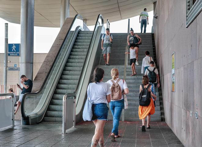 Dos años y medio después, Titsa adjudica la obra de las escaleras mecánicas averiadas