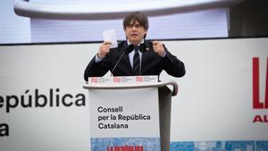 Archivo - El expresidente de la Generalitat de Cataluña Carles Puigdemont interviene en  el acto del Consell de la República en Perpiñán (Francia) a 29 de febrero de 2020.