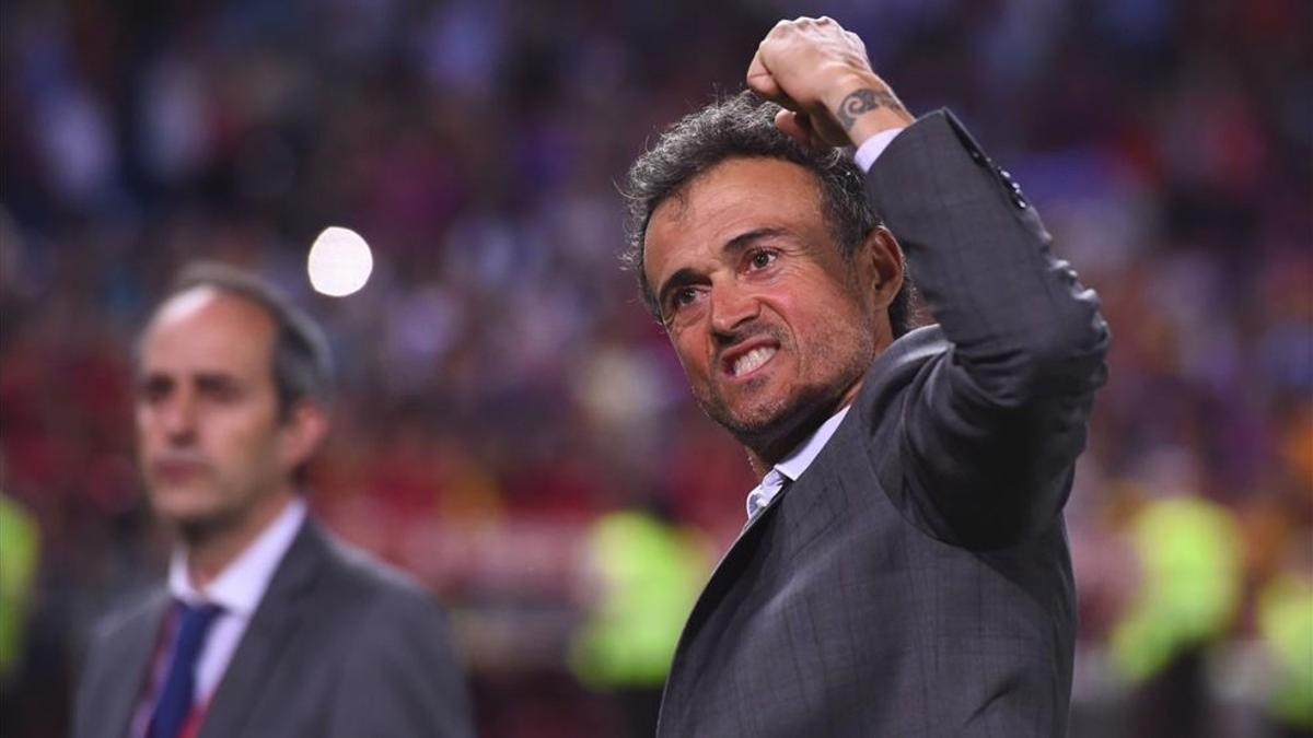 Luis Enrique celebra la Copa del Rey obtenida en 2016