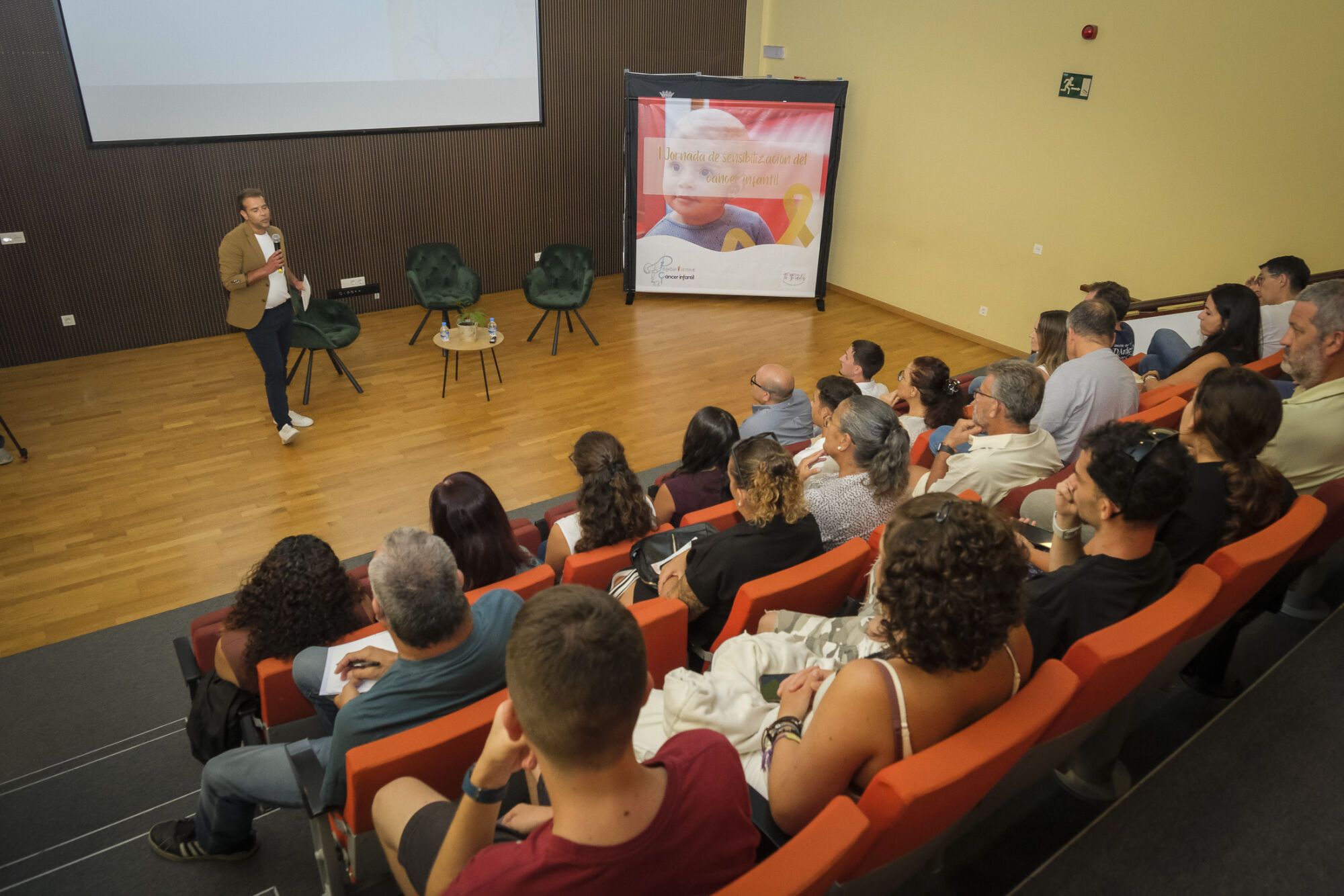 I Jornada de Sensibilización del Cáncer Infantil en Arucas