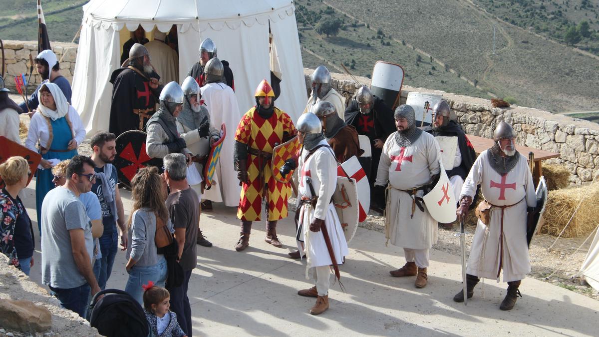 Campamento ubicado en la base del antiguo castillo.