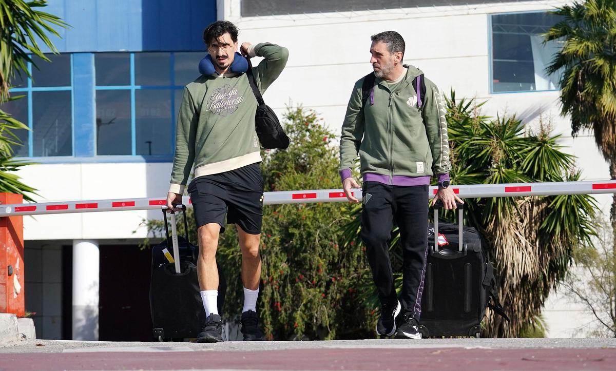 El Unicaja viajó ayer a Alemania, con las bajas de Alberto Díaz, Killian Tillie y David Kravish.