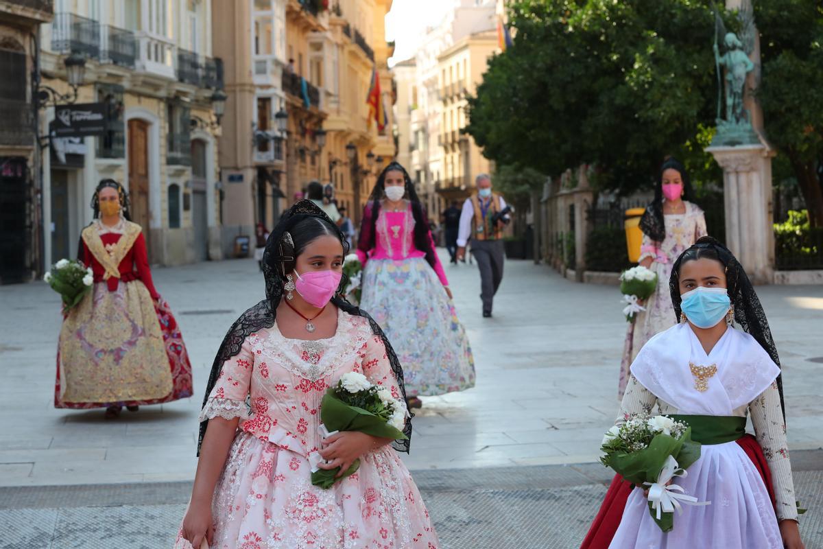 Búscate en la ofrenda por la calle caballeros de las 17:00 a las 18:00