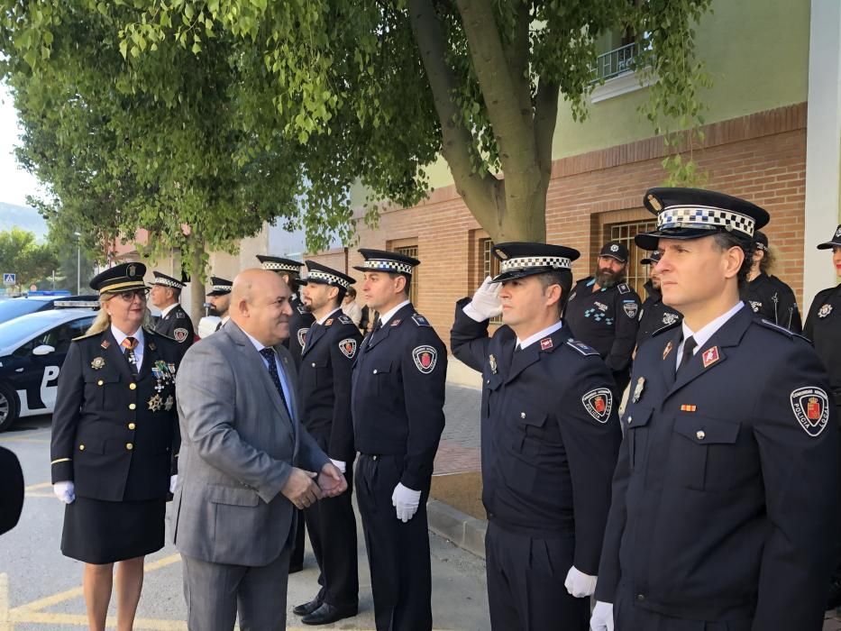 Cieza homenajea a los agentes que ayudaron durante la DANA