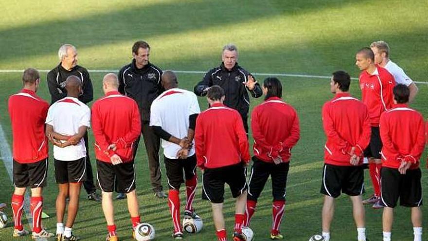 Hitzfeld, ayer en el entrenamiento vespertino.