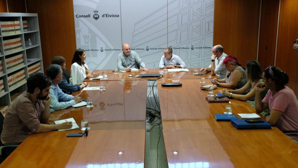 Reunión de Yllanes con los responsables del Consell y los ayuntamientos. | CAIB