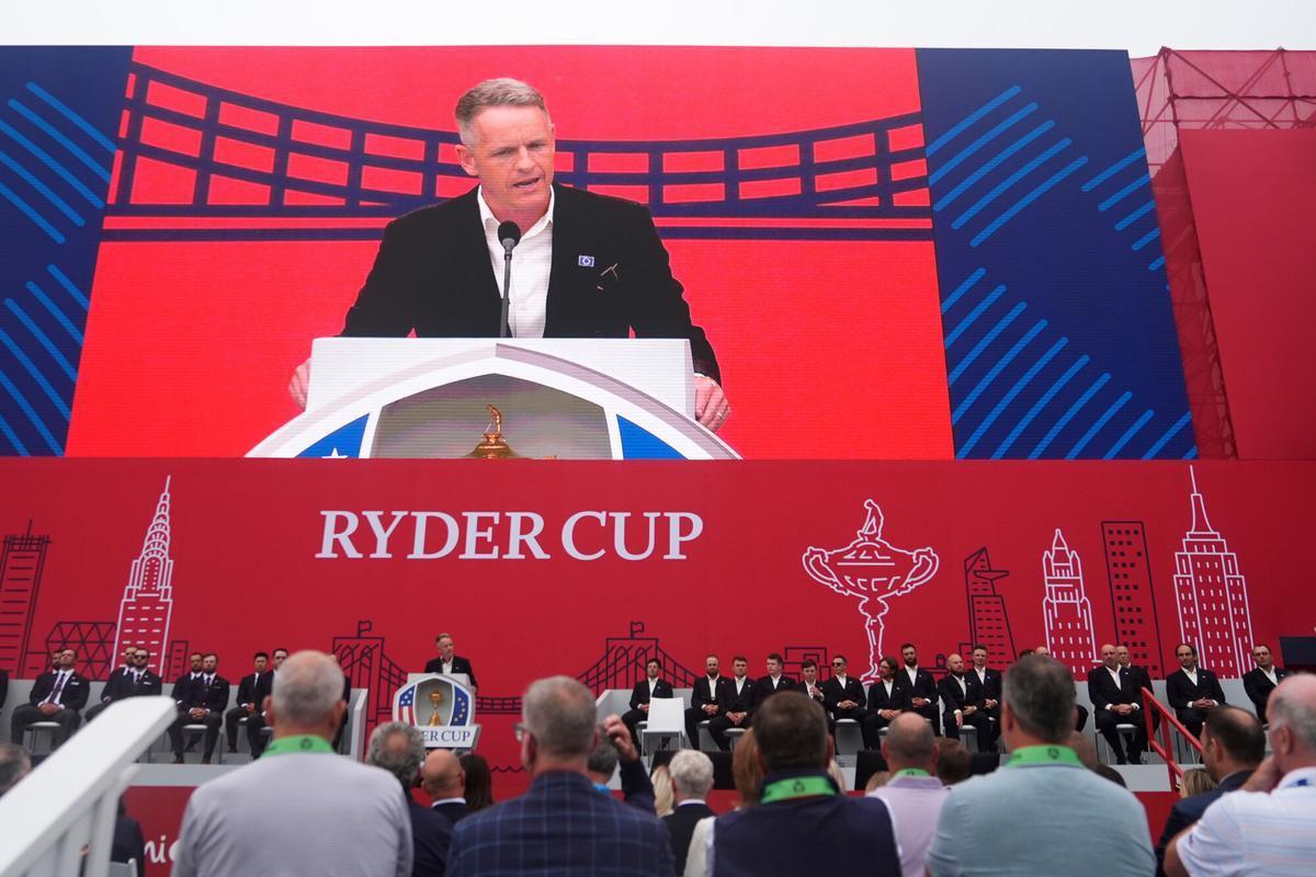 Luke Donald, durante su discurso de bienvenida en la Ryder Cup