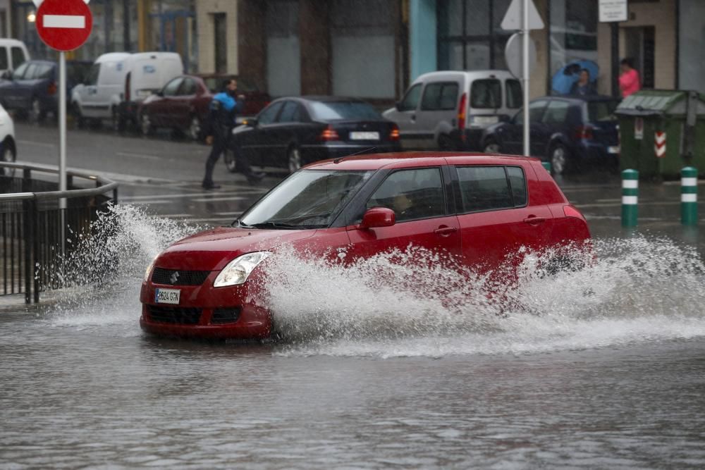 El temporal causa importantes inundaciones en Avilés