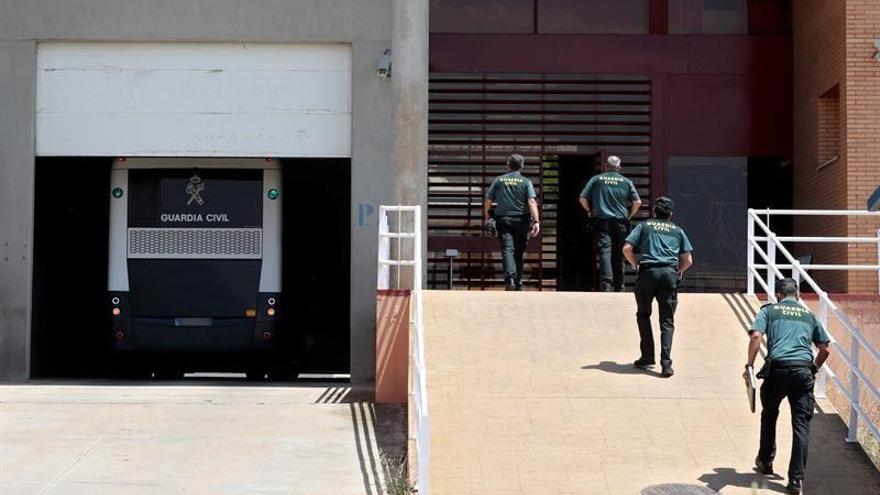 Siete presos del procés llegan a Zuera y mañana serán trasladados a Cataluña