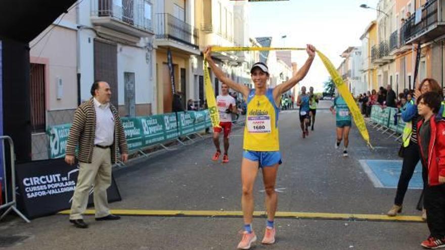 Karem Faus venció en la carrera de Beniarjó.