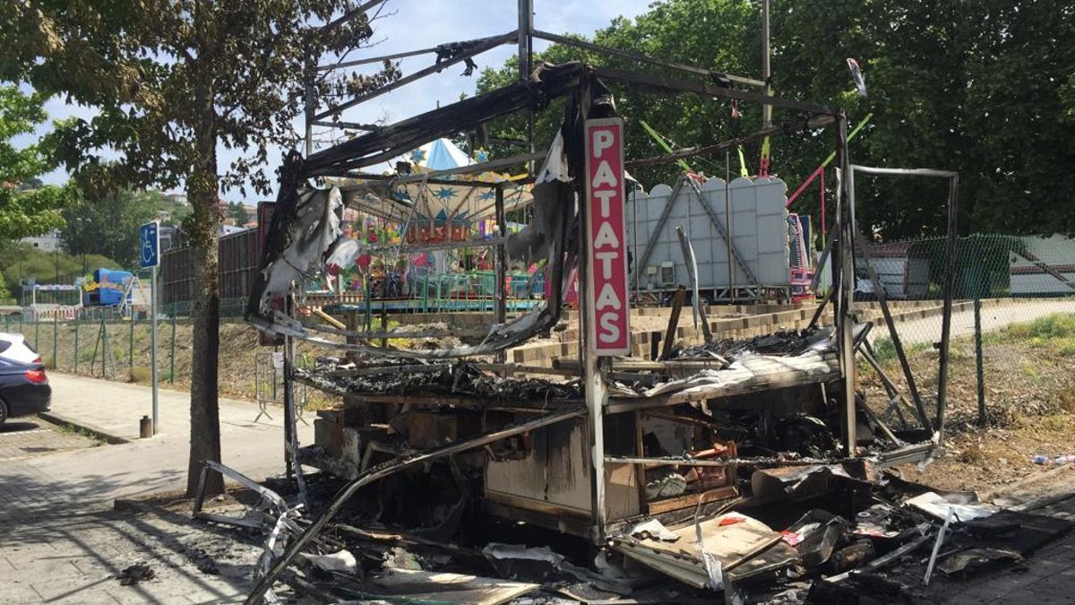 Investigan el incendio de una churrería en Barreiro