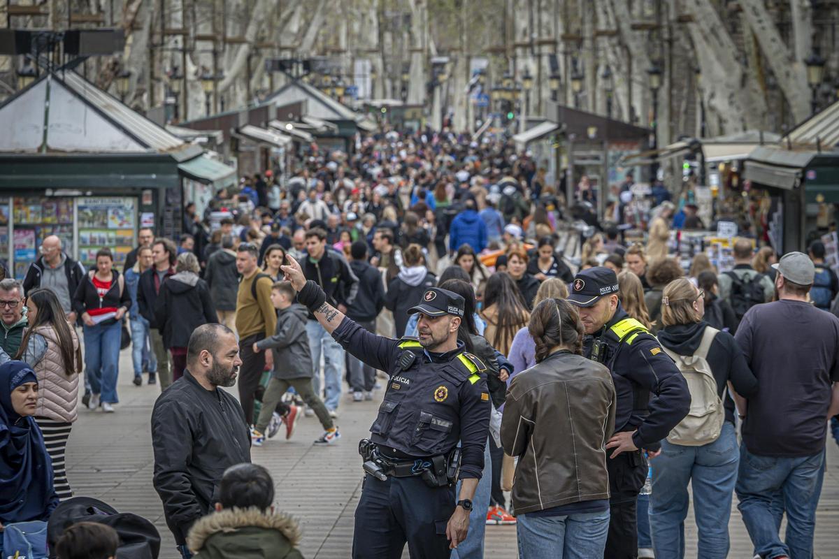 Refuerzan la vigilancia en la Sagrada Família y otros puntos de Barcelona por Semana Santa