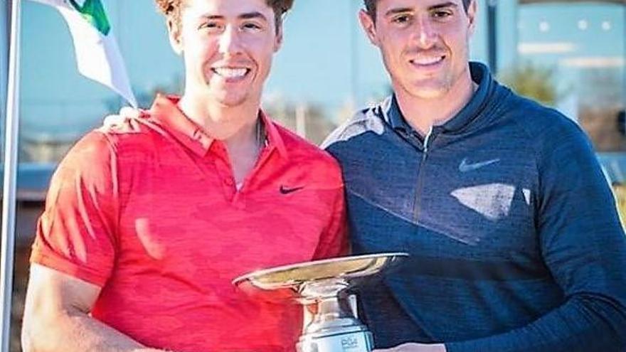 Pep Anglés y Toni Ferrer, con el trofeo de campeones de Europa.