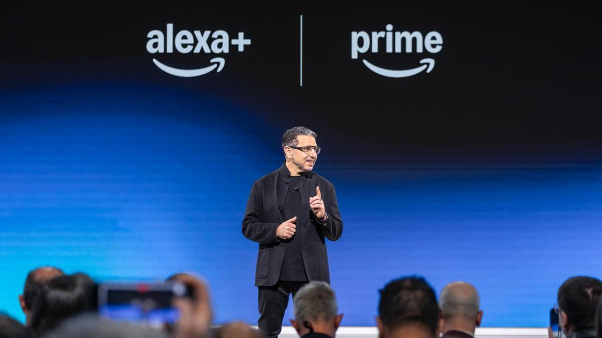 Panos Panay, en el acto de presentación de Alexa+