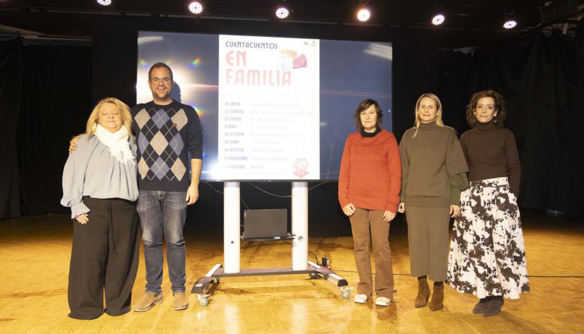 La presentación corrió a cargo de la alcaldesa, Alicia del Amor, junto a Juani Guillén.