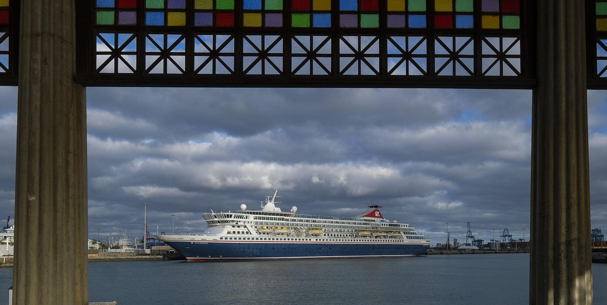 Crucero 'Balmoral' en el Muelle de Santa Catalina