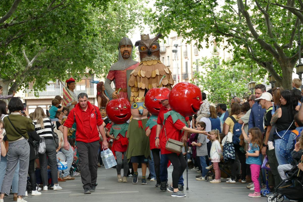 EN IMATGES | Una desena de colles geganteres es troben a Figueres per celebrar les Fires i Festes de la Santa Creu EN IMATGES | Una desena de colles geganteres es troben a Figueres per celebrar les Fires i Festes de la Santa Creu