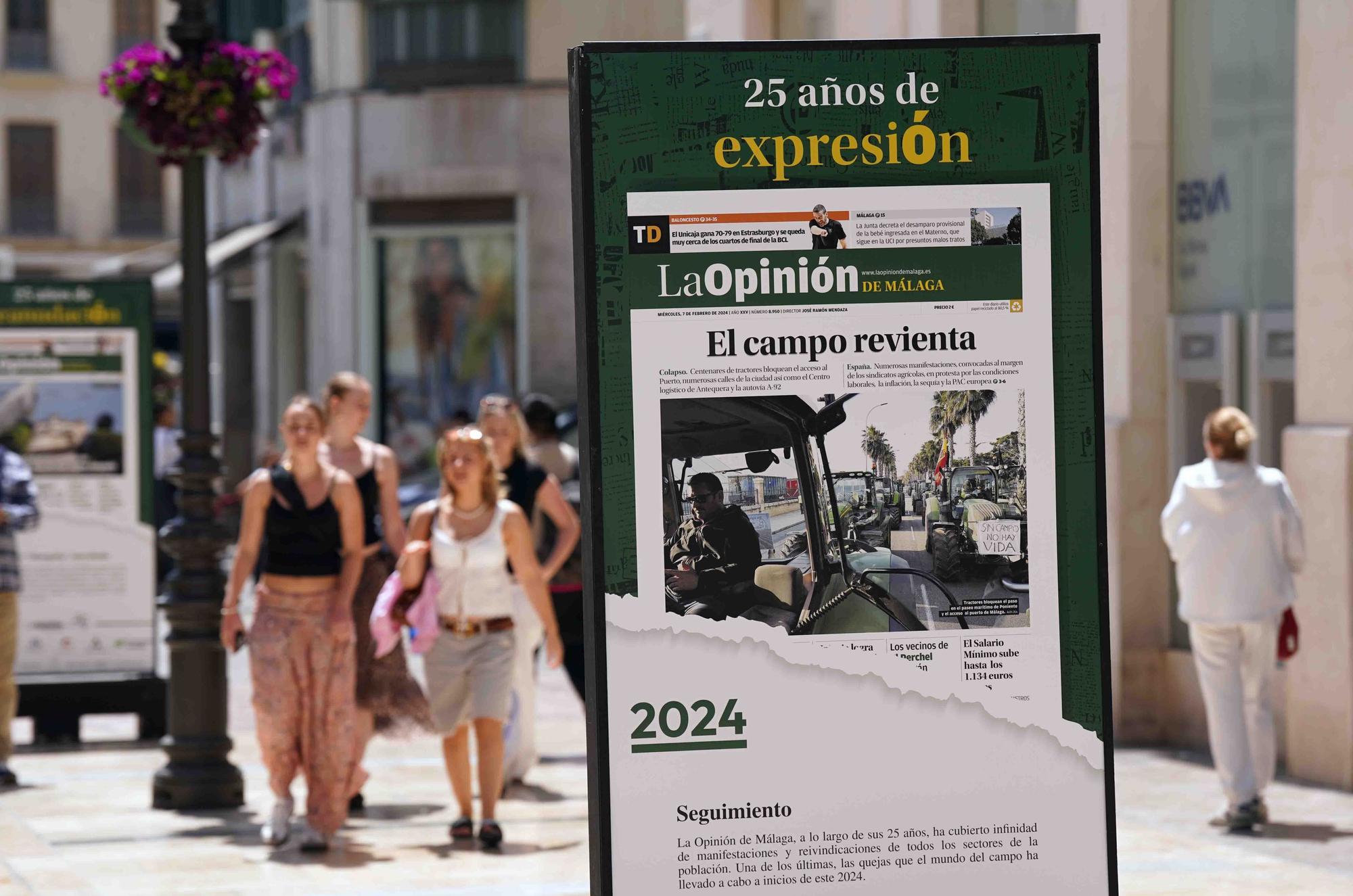 Exposición en la calle Larios de los 25 años de La Opinión de Málaga.
