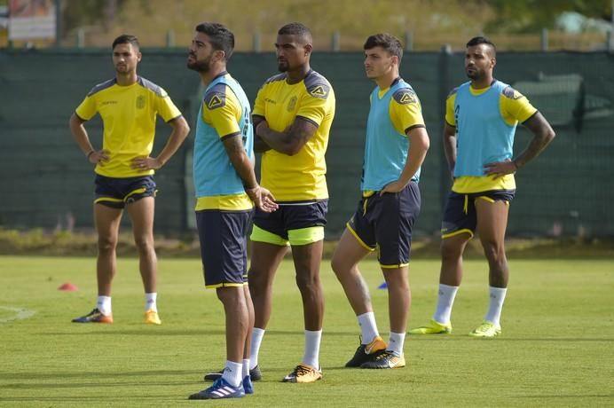 Entrenamiento de la UD en el campo de futbol del ...