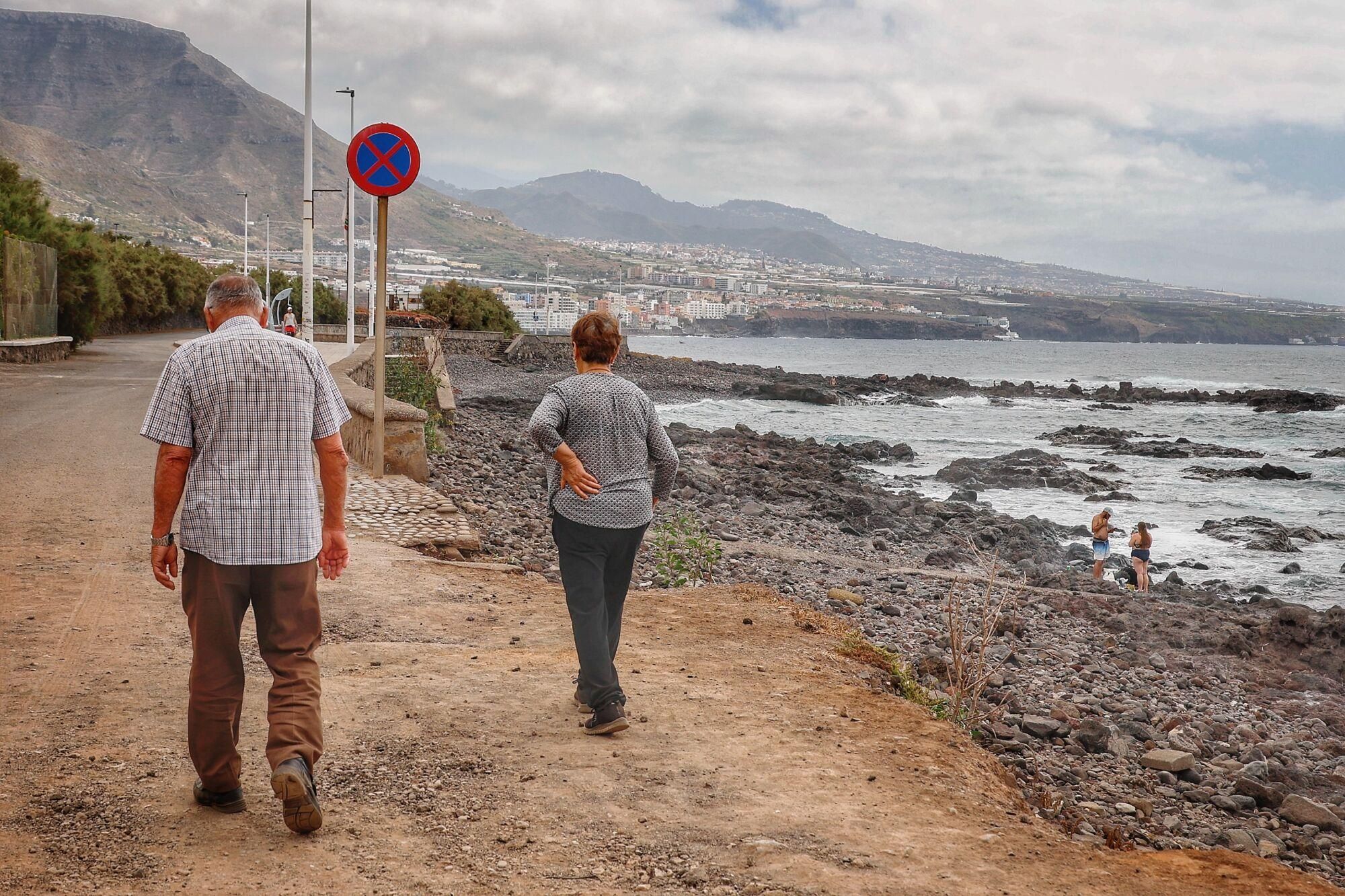 La Punta del Hidalgo: piscina natural y sendero costero
