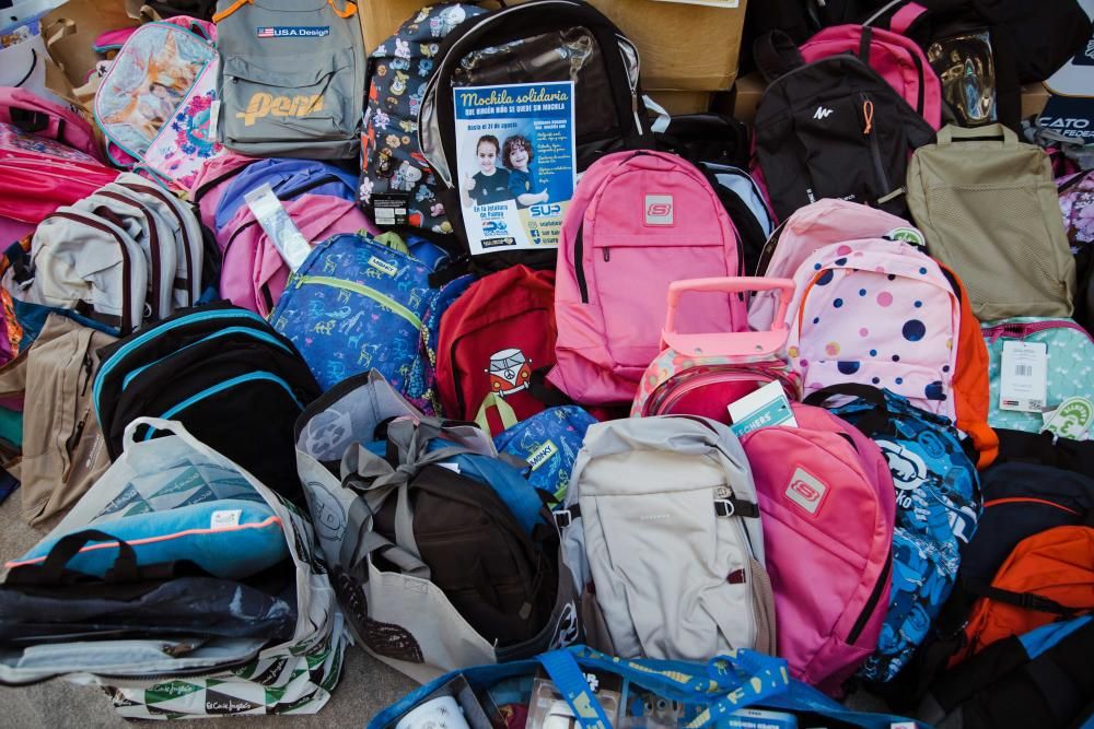 SOS Mamás recoge mochilas para los niños más necesitados