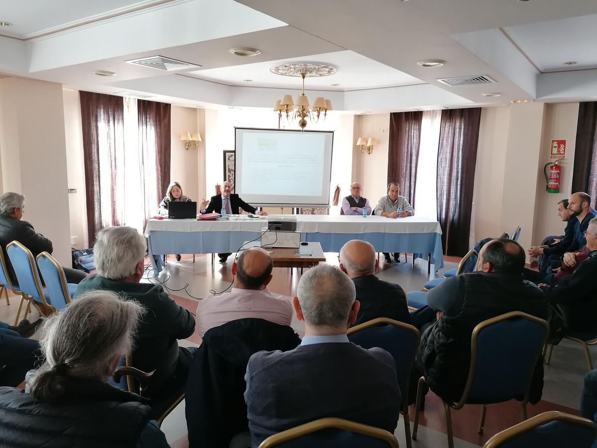 Regantes del canal, en la asamblea general celebrada en Toro