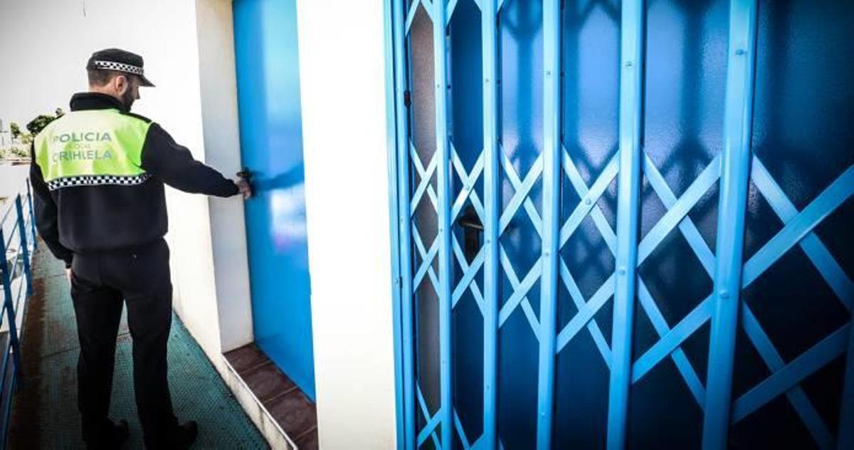 Los sindicatos policiales reclaman a la edil Rocamora la apertura de la galería de tiro