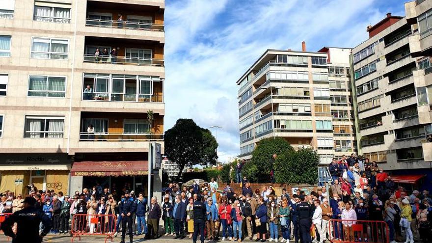 Una multitud recibió a Felipe VI con gritos de “Viva el Rey”