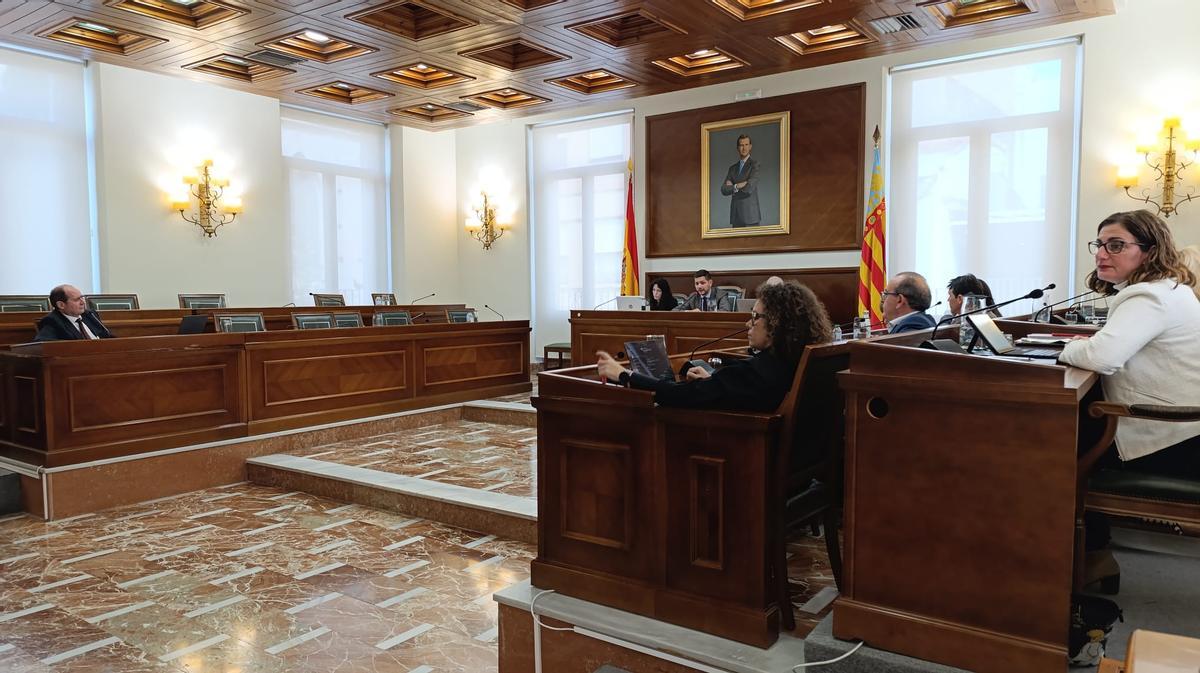 La bancada del PP en el pleno, vacía