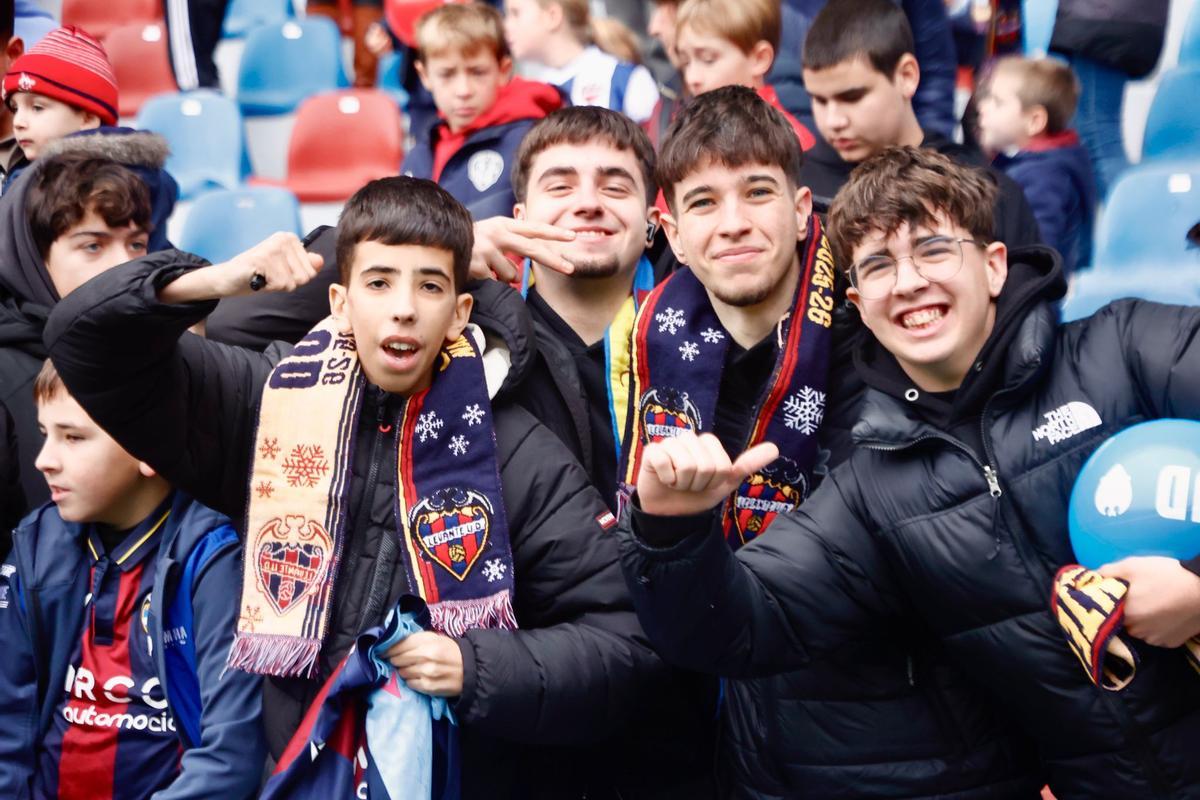 Entrenamiento a puertas abiertas del Levante UD