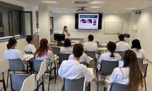 Més de 70 estudiants de Medicina de la UB faran pràctiques a l’Esperit Sant de Santa Coloma aquest curs