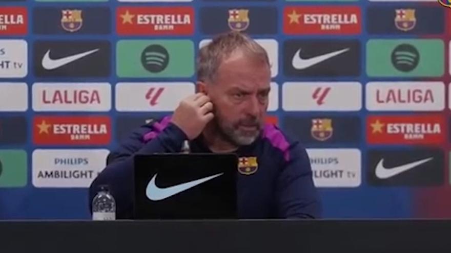 La gran anécdota de la rueda de prensa: cuando Flick no entiende la última pregunta...