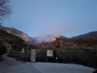 Desconfinan a los vecinos de Toga tras el incendio forestal