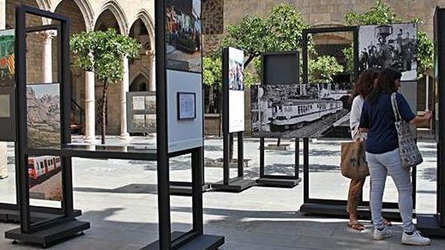 L&#039;exposició es va estrenar al Pati dels Tarongers del Palau de la Generalitat de Catalunya