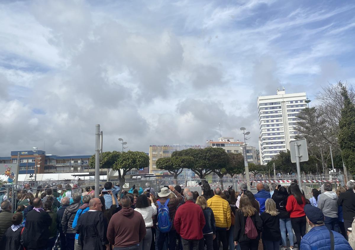 Cientos de personas sintieron el estruendo del espectáculo pirotécnico.