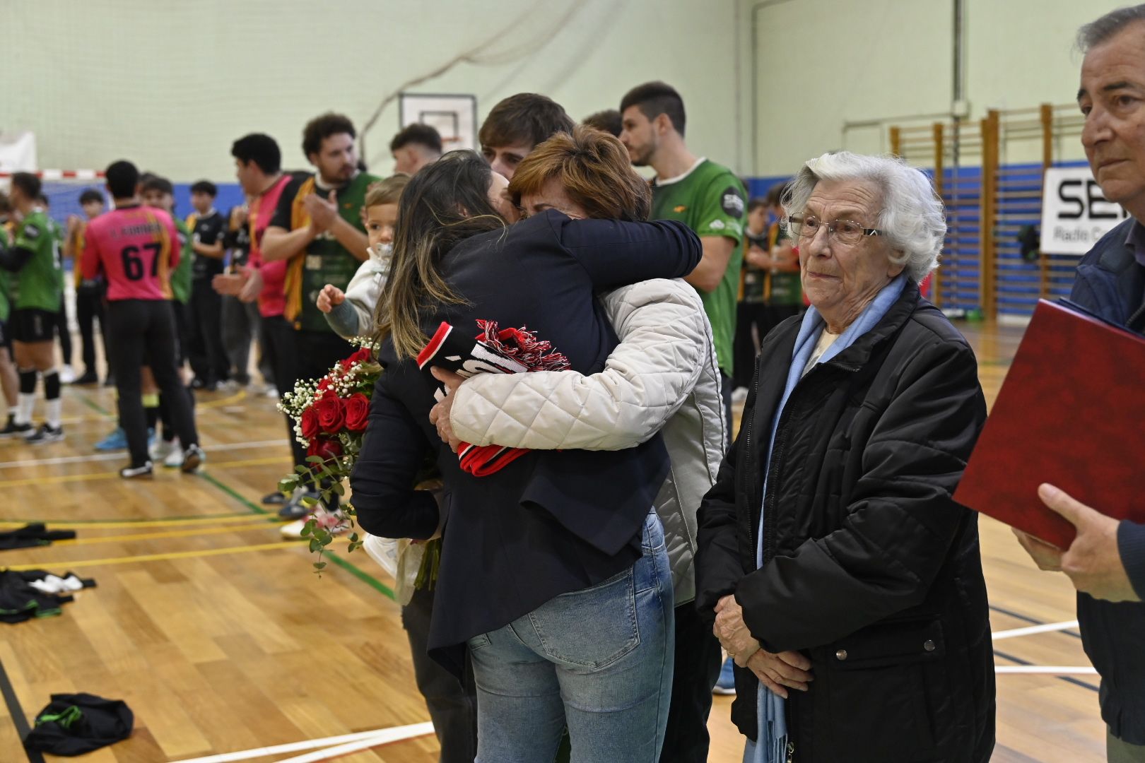 Merecido homenaje en Castelló: El mundo del balonmano rinde tributo a Rafael Martí