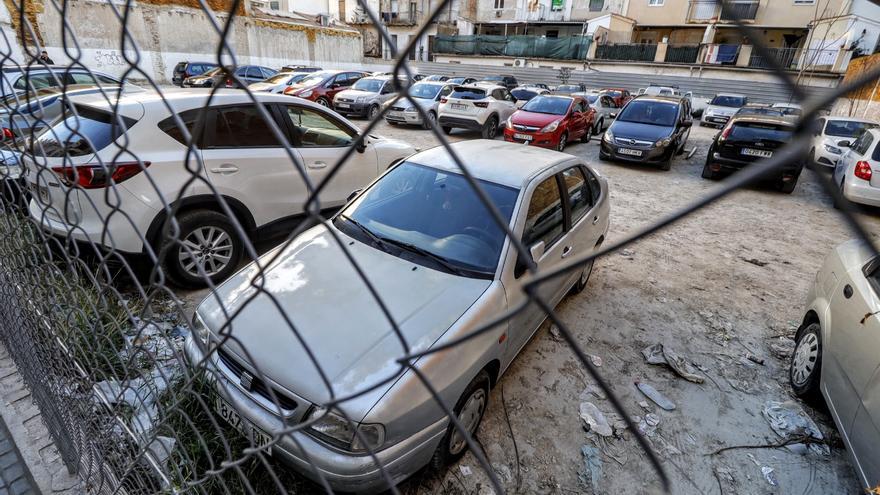 El aparcamiento, el mayor problema del barrio del Ensanche de Alcoy