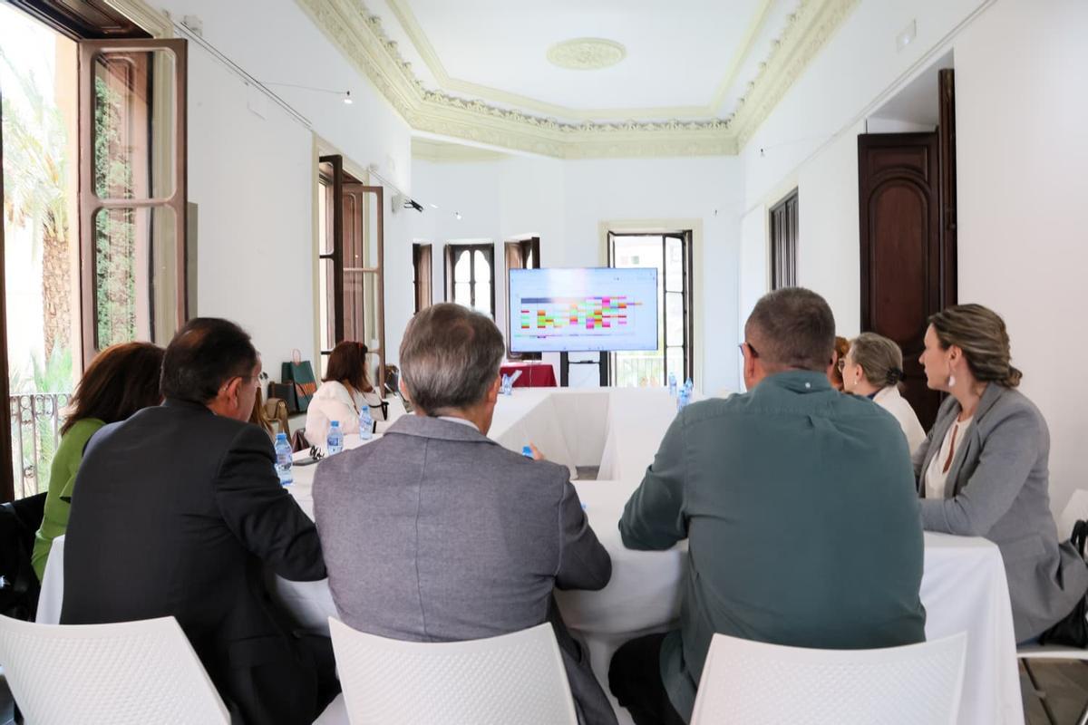 Distintas entidades públicas y privadas se daban cita con motivo de la reunión.