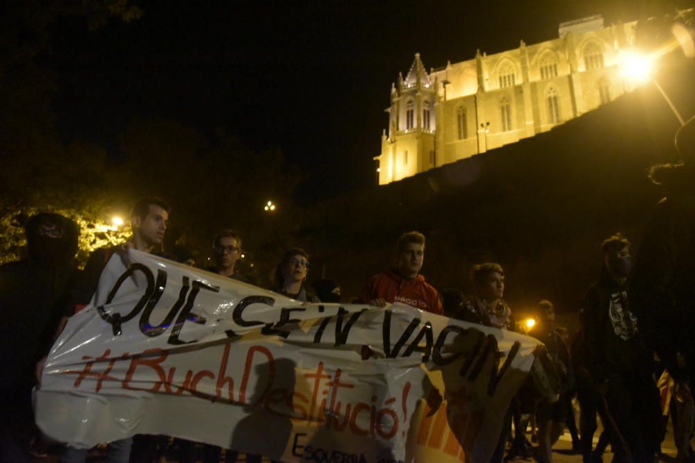 5.000 persones es manifesten a Manresa per protestar contra la repressió policial