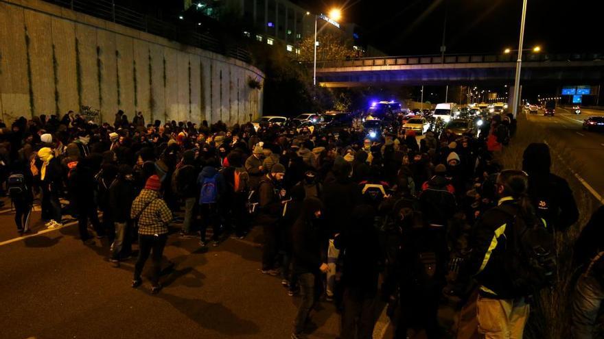 Protestas y cortes de carretera en Cataluña contra el Consejo de Ministros