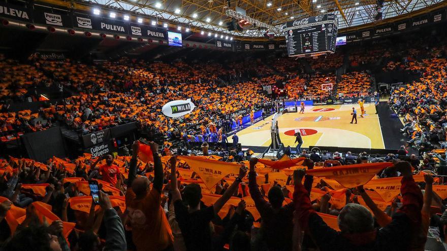 Espectacular tifo de la afición taronja para recibir al Valencia Basket