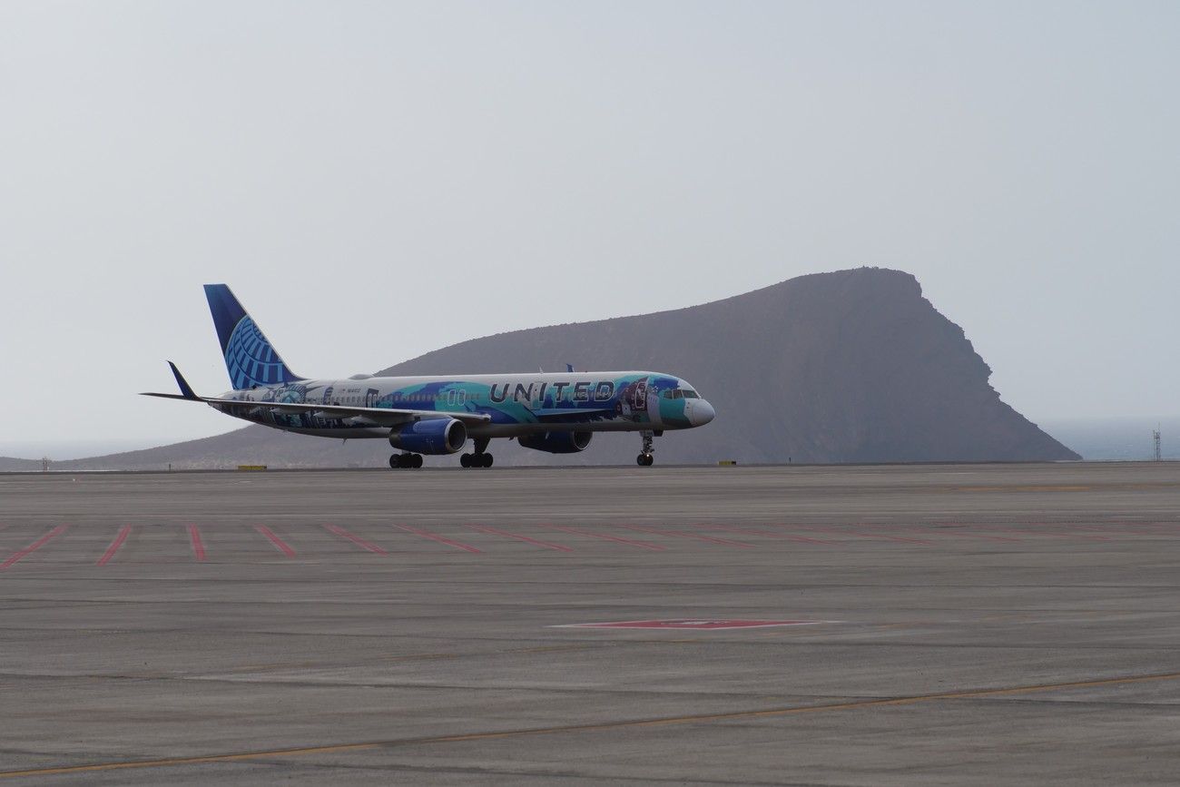 Así llegó el primer vuelo Nueva York - Tenerife