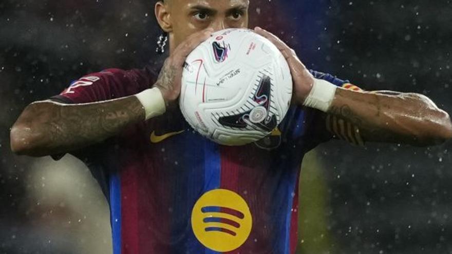 Raphinha iguala el mejor inicio goleador de Quini en el Sporting con una diferencia en favor del mito rojiblanco