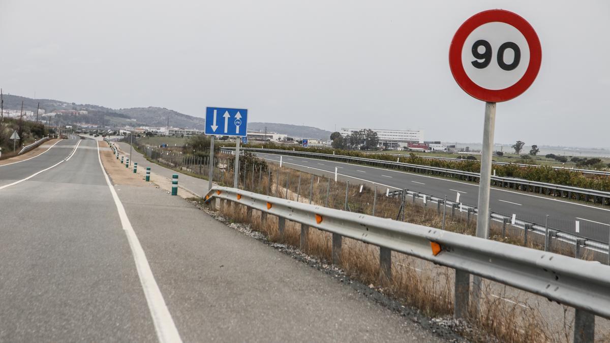 Tramo de una carretera de la región limitado a 90 kilómetros por hora y que discurre paralelo a la A 5.