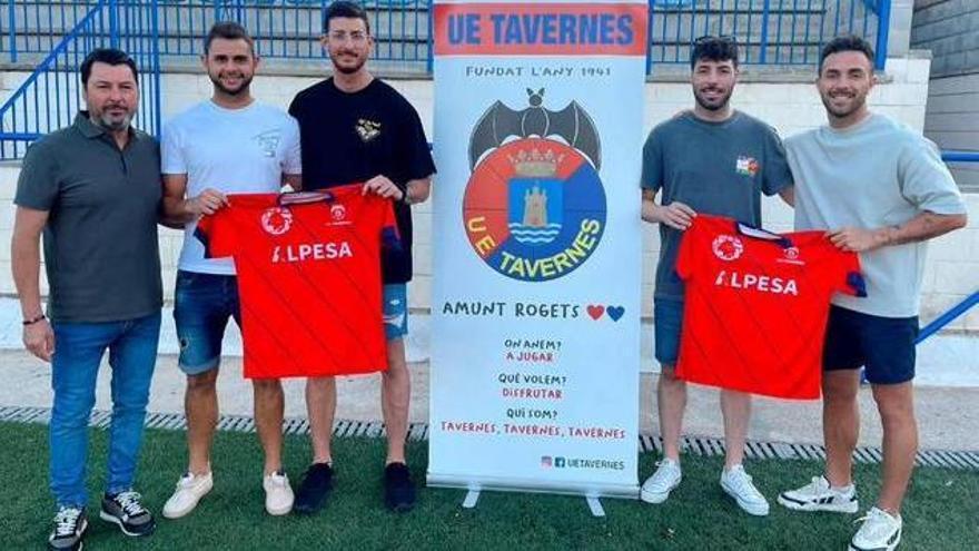 El presidente, izquierda, con los capitanes de la UE Tavernes