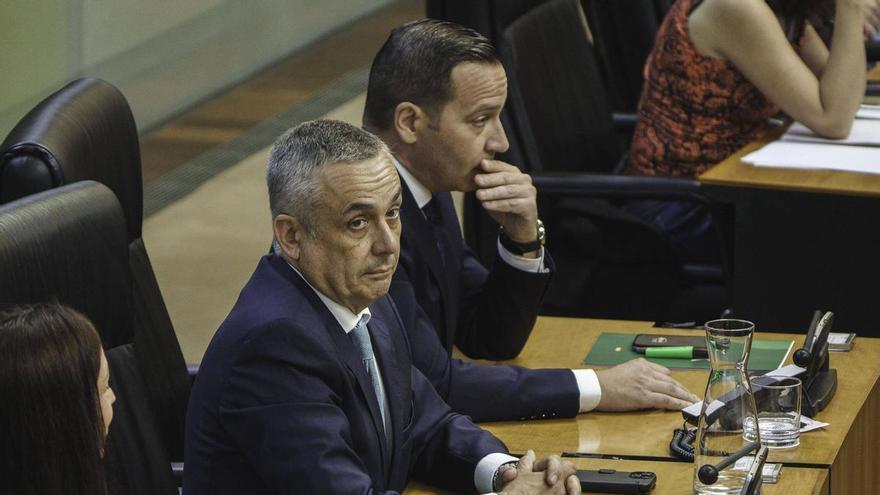 La prioridad nacional tensa el debate de investidura de María Guardiola