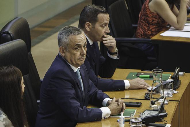 La prioridad nacional tensa el debate de investidura de María Guardiola